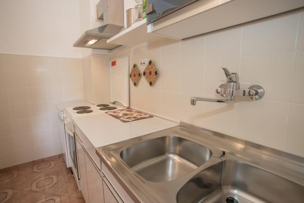 Garden View Apartment In Porec For 2 - 3 Persons Exterior foto